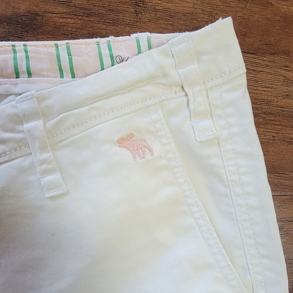 Abercrombie & Fitch Y2K Vintage Bermuda White Low Rise Shorts Size 4 - Picture 4 of 8